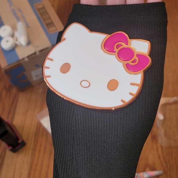 HP! Hello Kitty Mirror - Picture 3 of 10